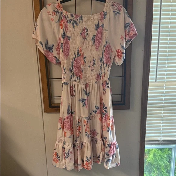 Angie NWT Floral Puff Sleeve Dress Size L - Picture 3 of 6